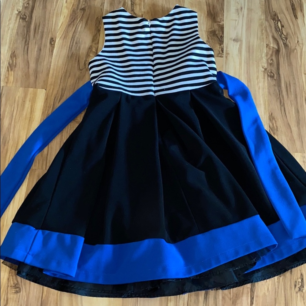 Black, blue and white dress - Picture 3 of 6